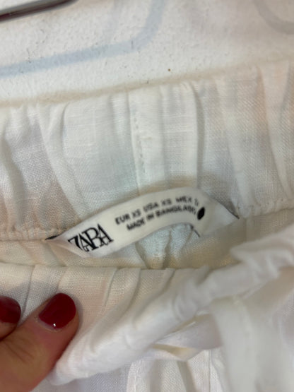 ZARA. Pantalón blanco lino fluido