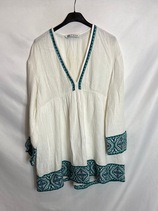 ZARA. White dress with embroidered details