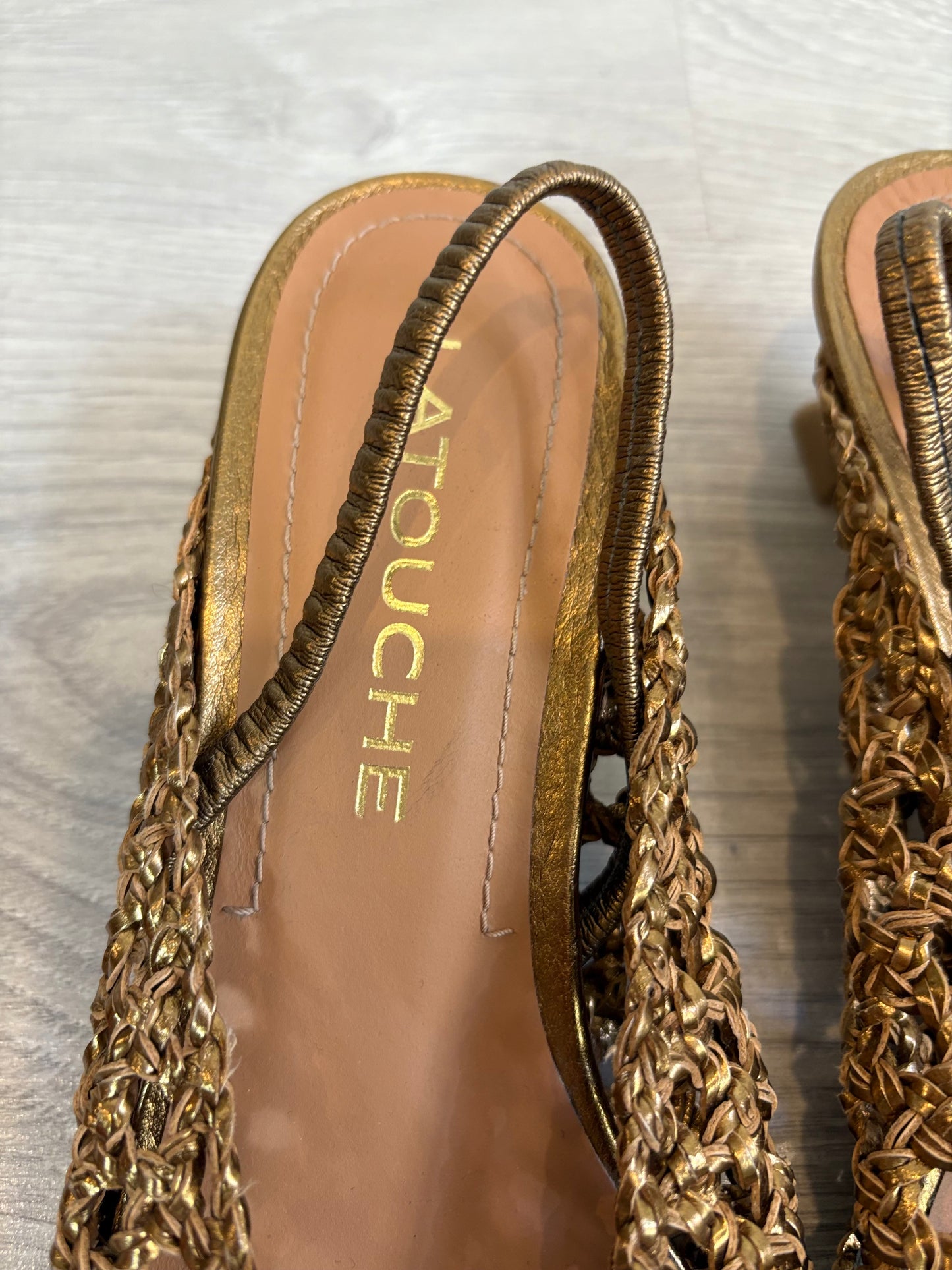 LATOUCHE. Zapatos ocre trenzado T 39