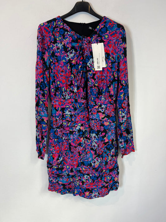 ZARA. Short, gathered dress in colors. TL