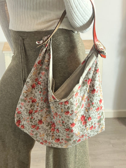 MIYAKO. Floral bag with leather handle