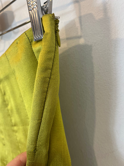 VALENTINO. Falda seda verde tablas. T 8 (38)