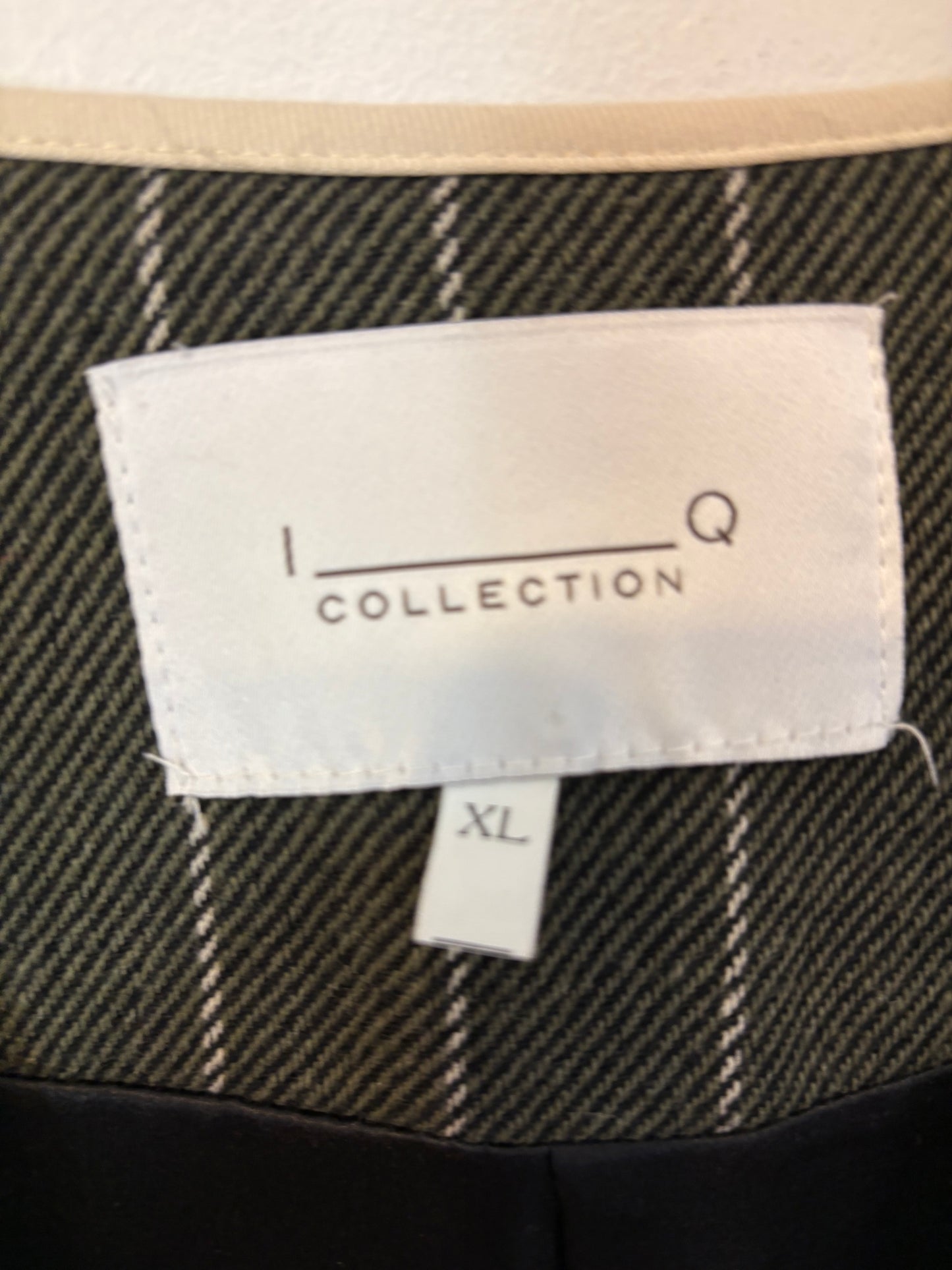 IQ COLLECTION. Conjunto verde rayas