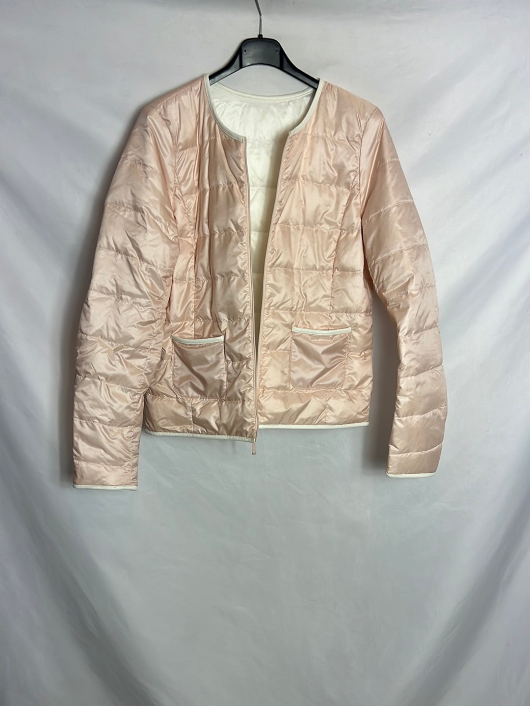 COMPTOIR DES COTONNIERS. Lightweight two-tone reversible feathers. T.S.