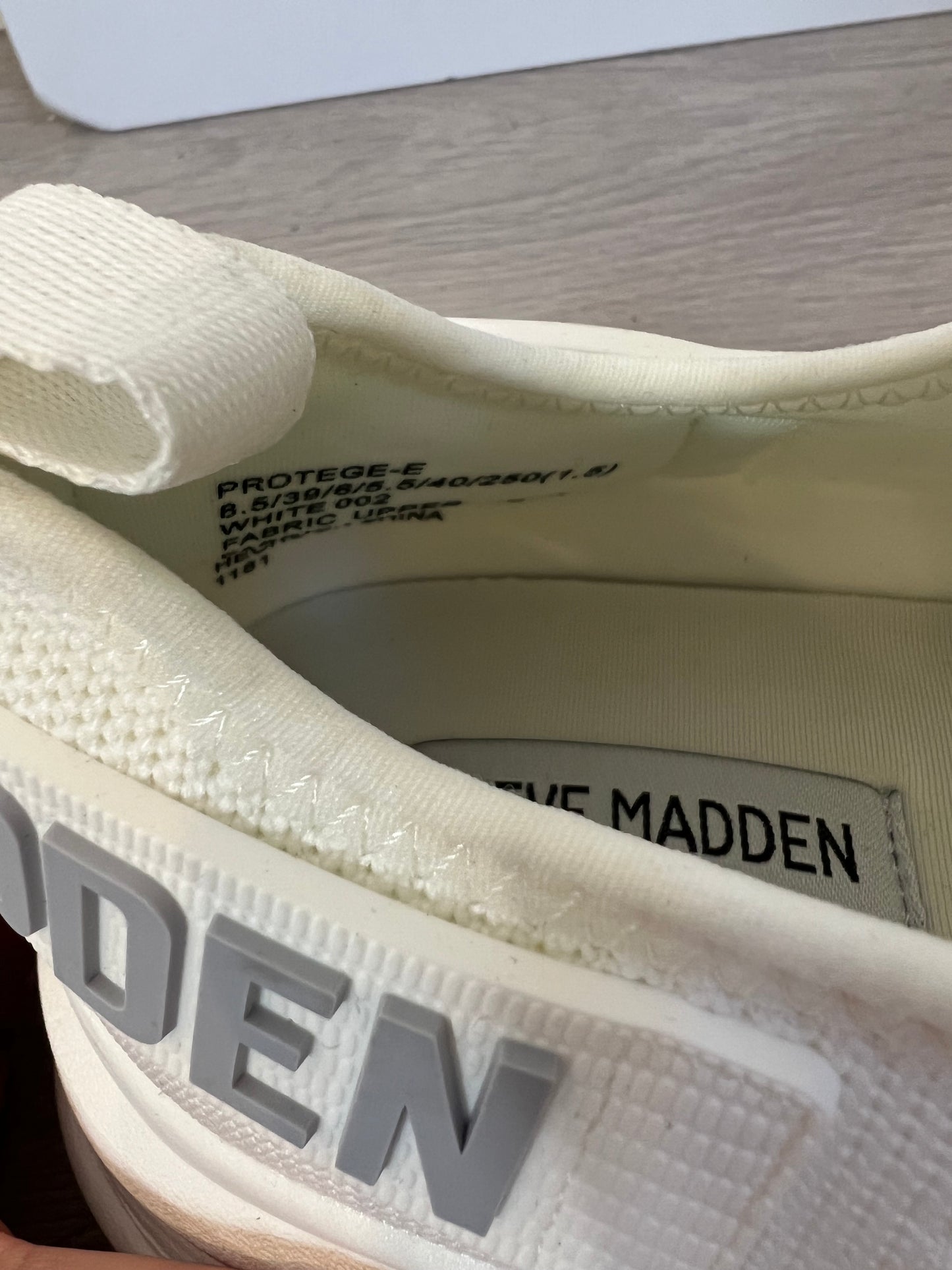 STEVE MADDEN. Zapatillas blancas T.39