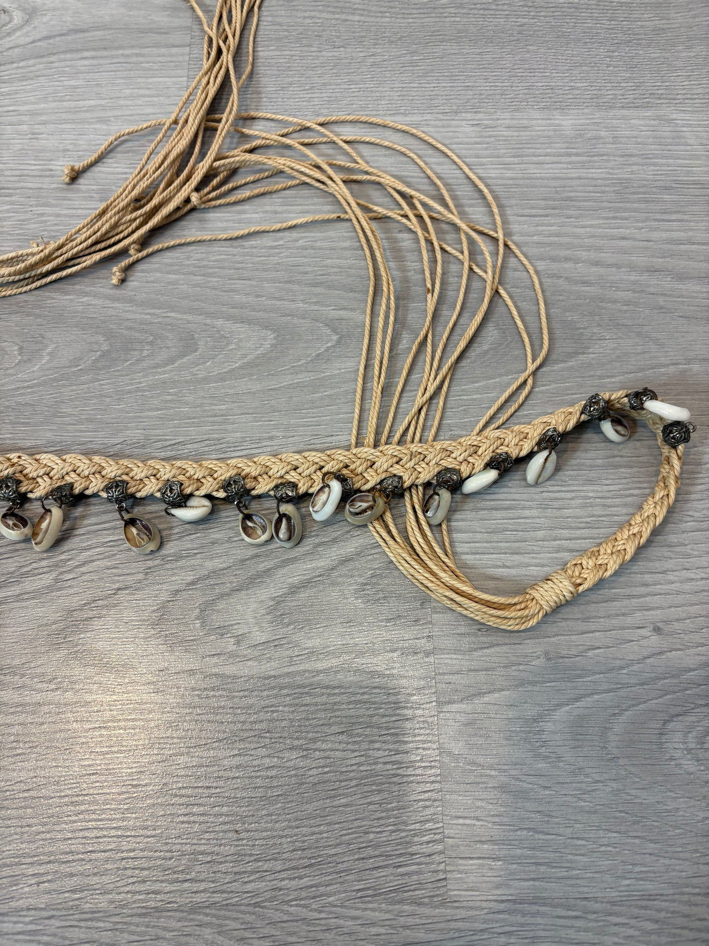 OTRAS. Cinturón conchas ajustable