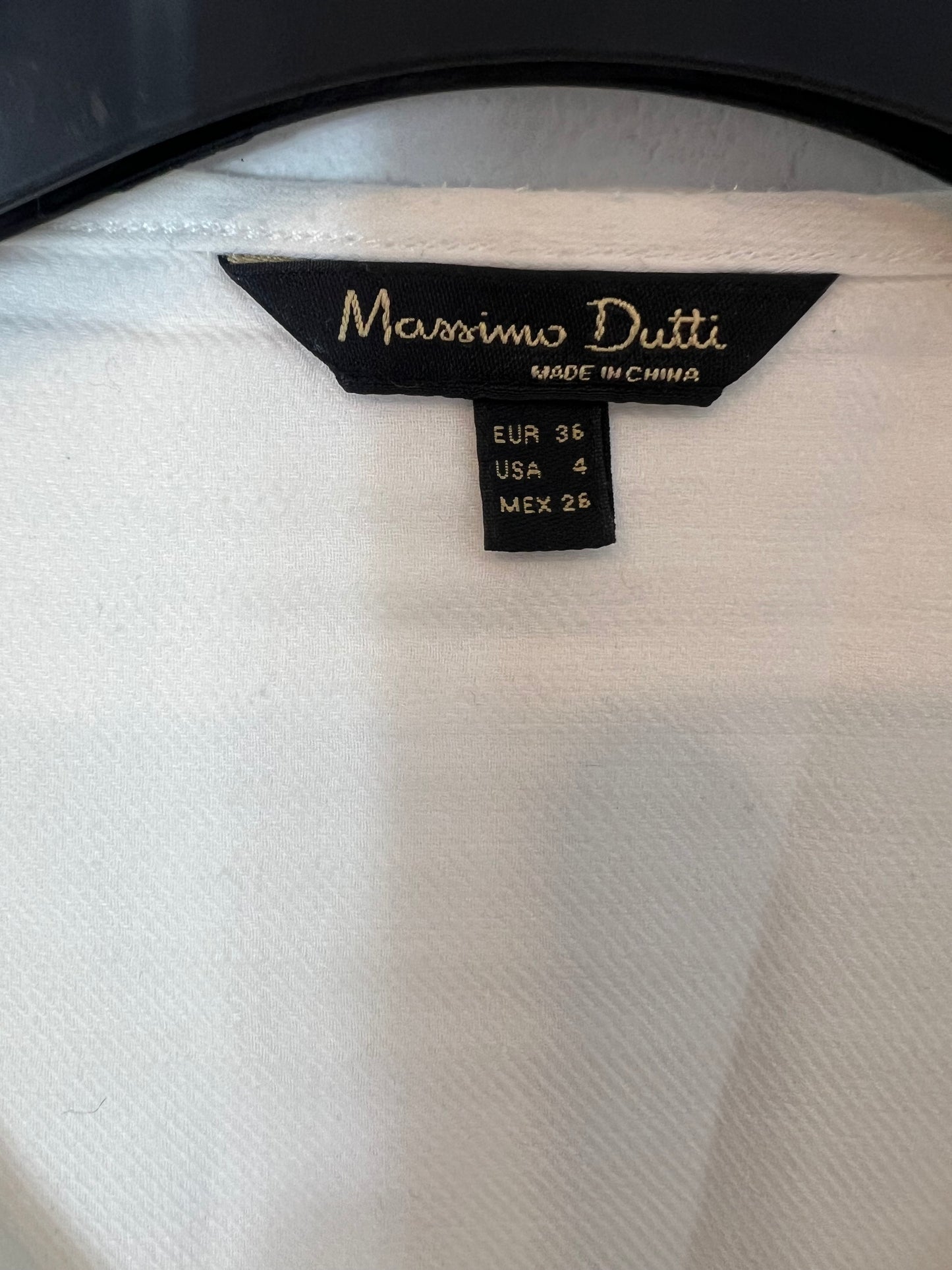 MASSIMO DUTTI. White cotton blouse. TS