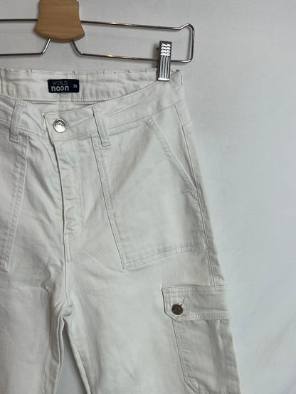 NOON. Pantalones blancos denim bolsillos. T 36