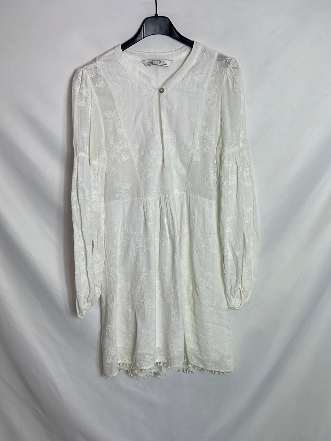 ZARA. Vestido blanco roto bordados. T XS(S)