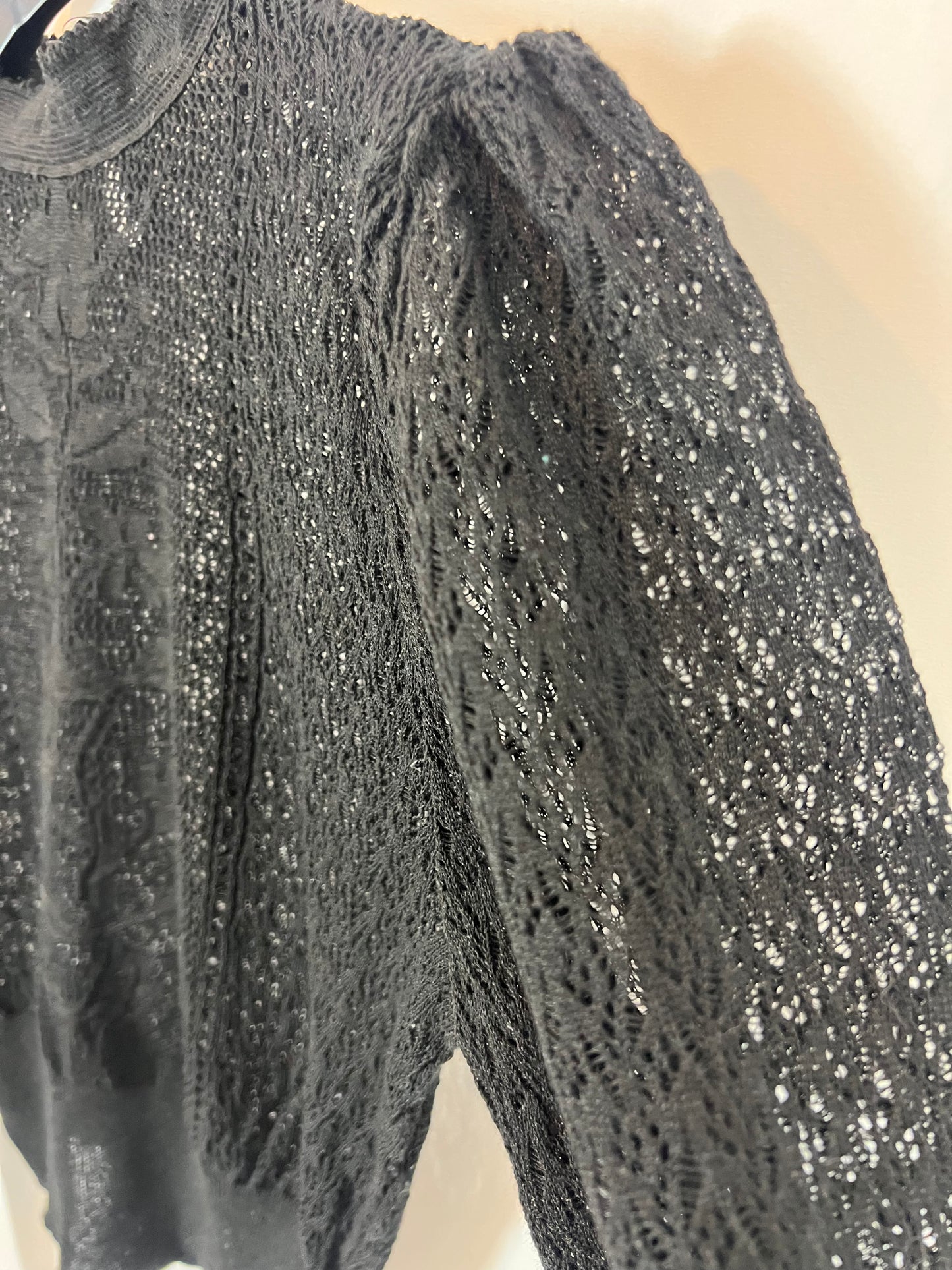 ZARA. Top negro encaje T.s