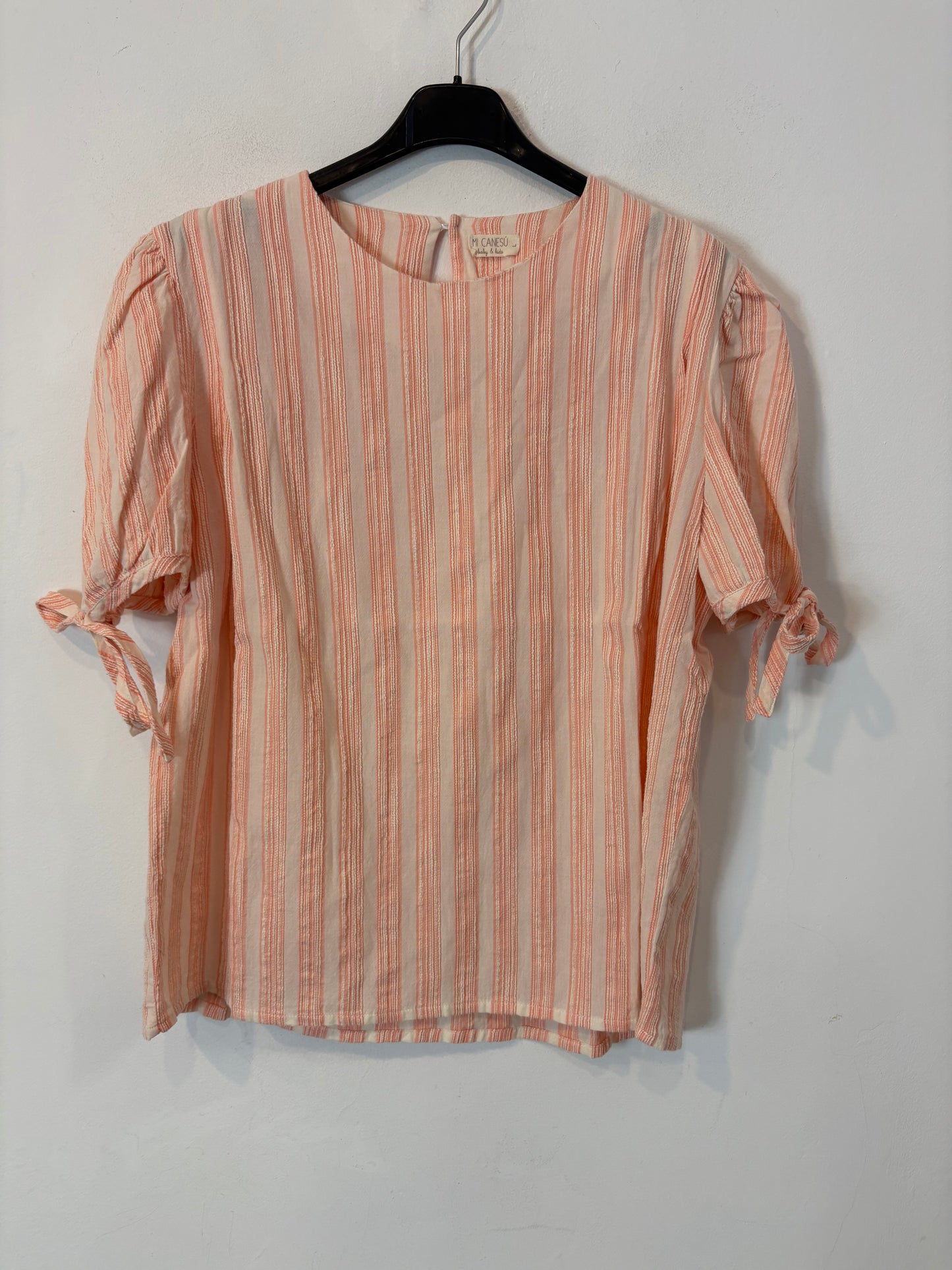 MI CANESÚ. Blusa textura detalle mangas