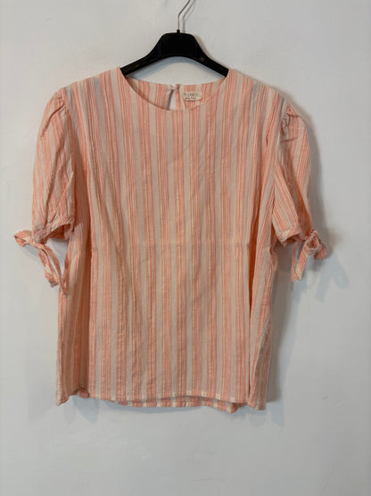 MI CANESÚ. Blusa textura detalle mangas