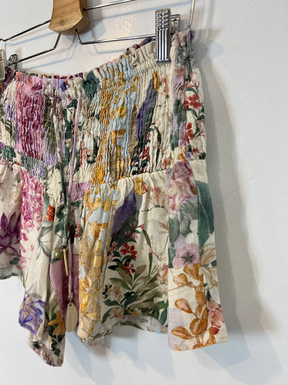 ZARA. Flowy floral trousers Ts