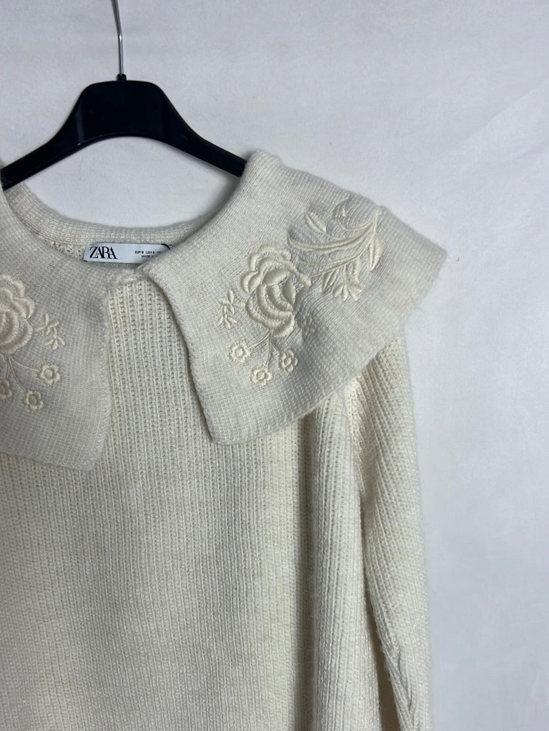 ZARA. jersey beige bordado T.s