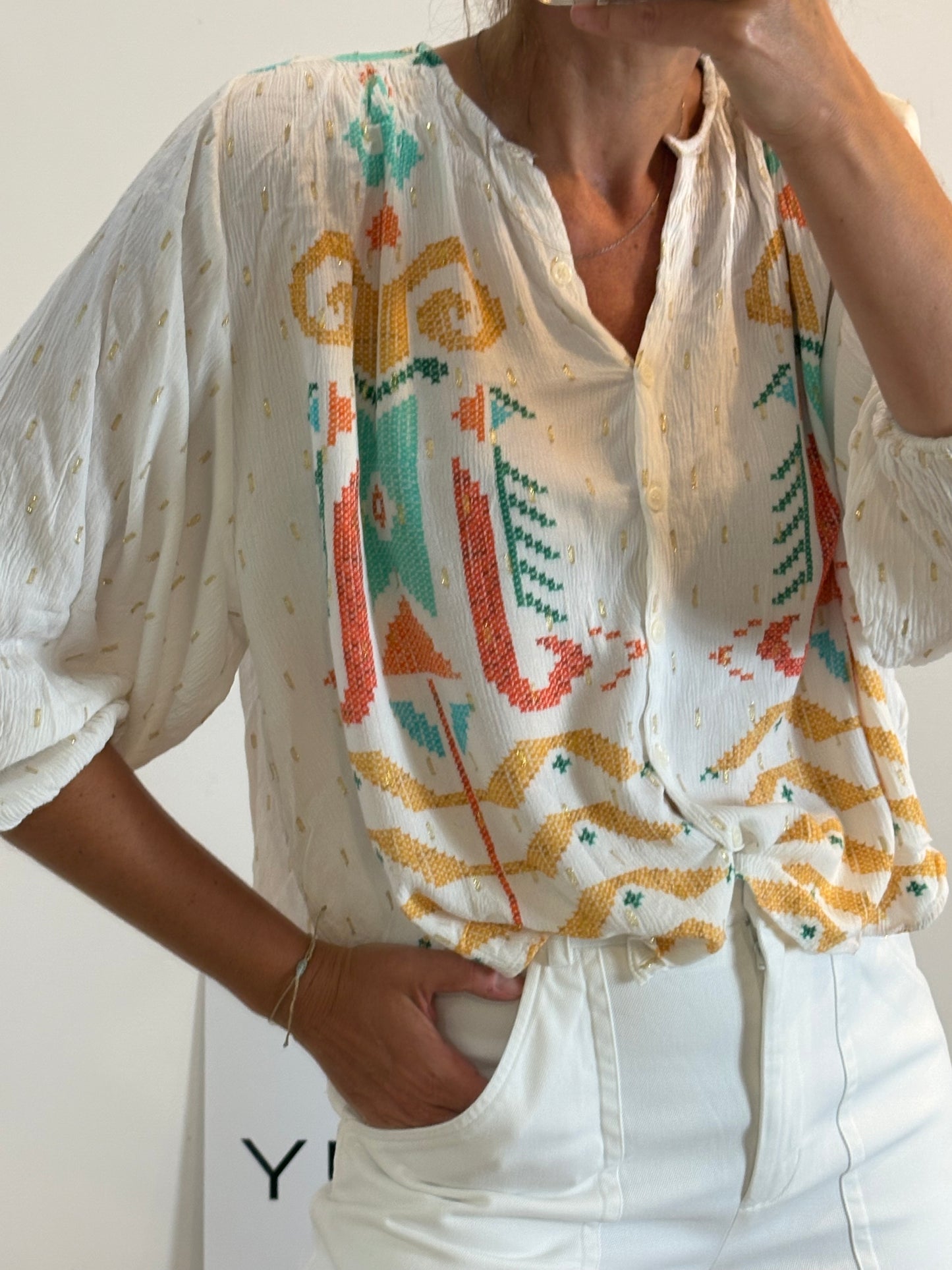 ZARA. White blouse with colorful print Tm