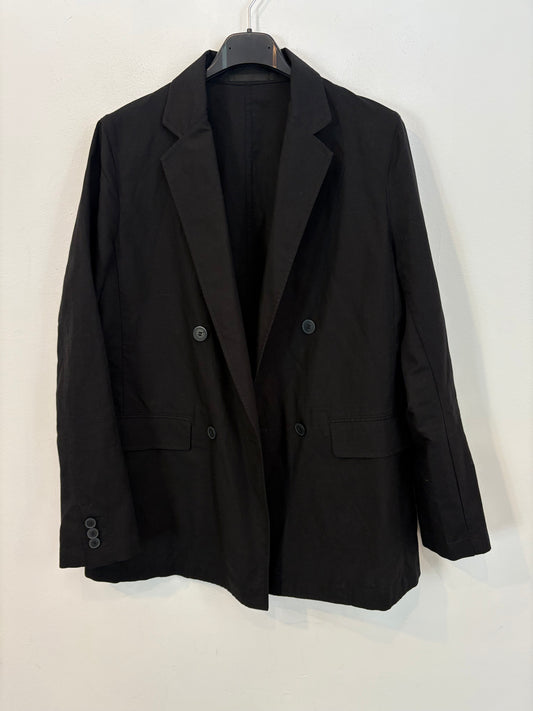 UNIQLO. Chaqueta negra con lino