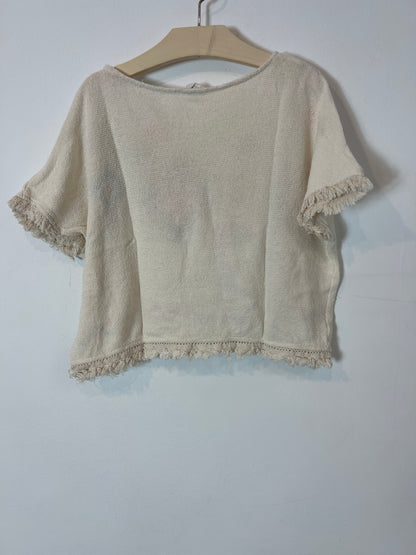 ZARA. Top textura dibujos bordados. T 7 años