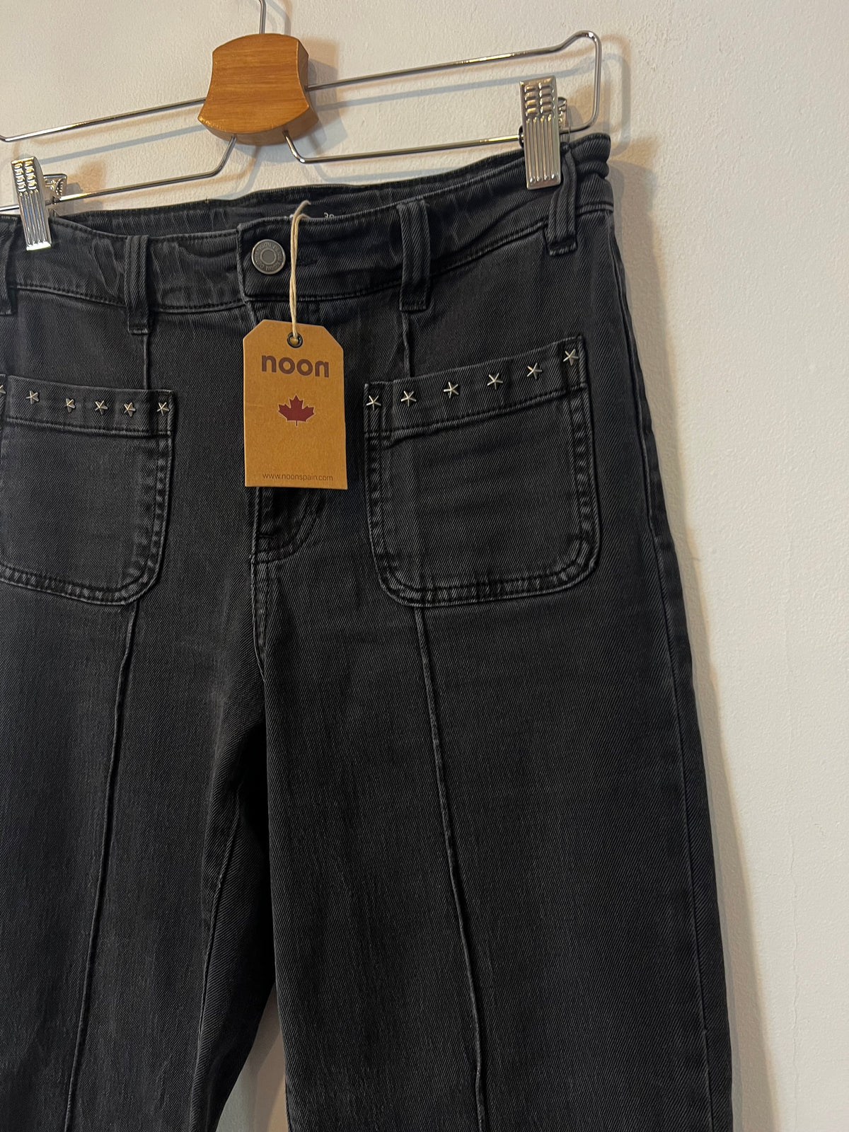 NOON. Denim recto bolsillos