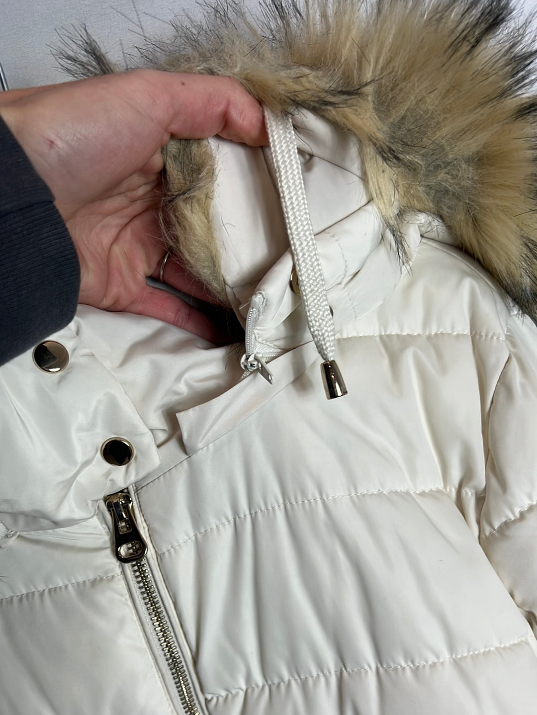 ZARA. Light beige down hood. TM