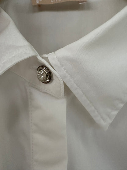 LIUJO. Camisa blanca botón joya