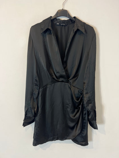 ZARA. Vestido negro satinado  T.s