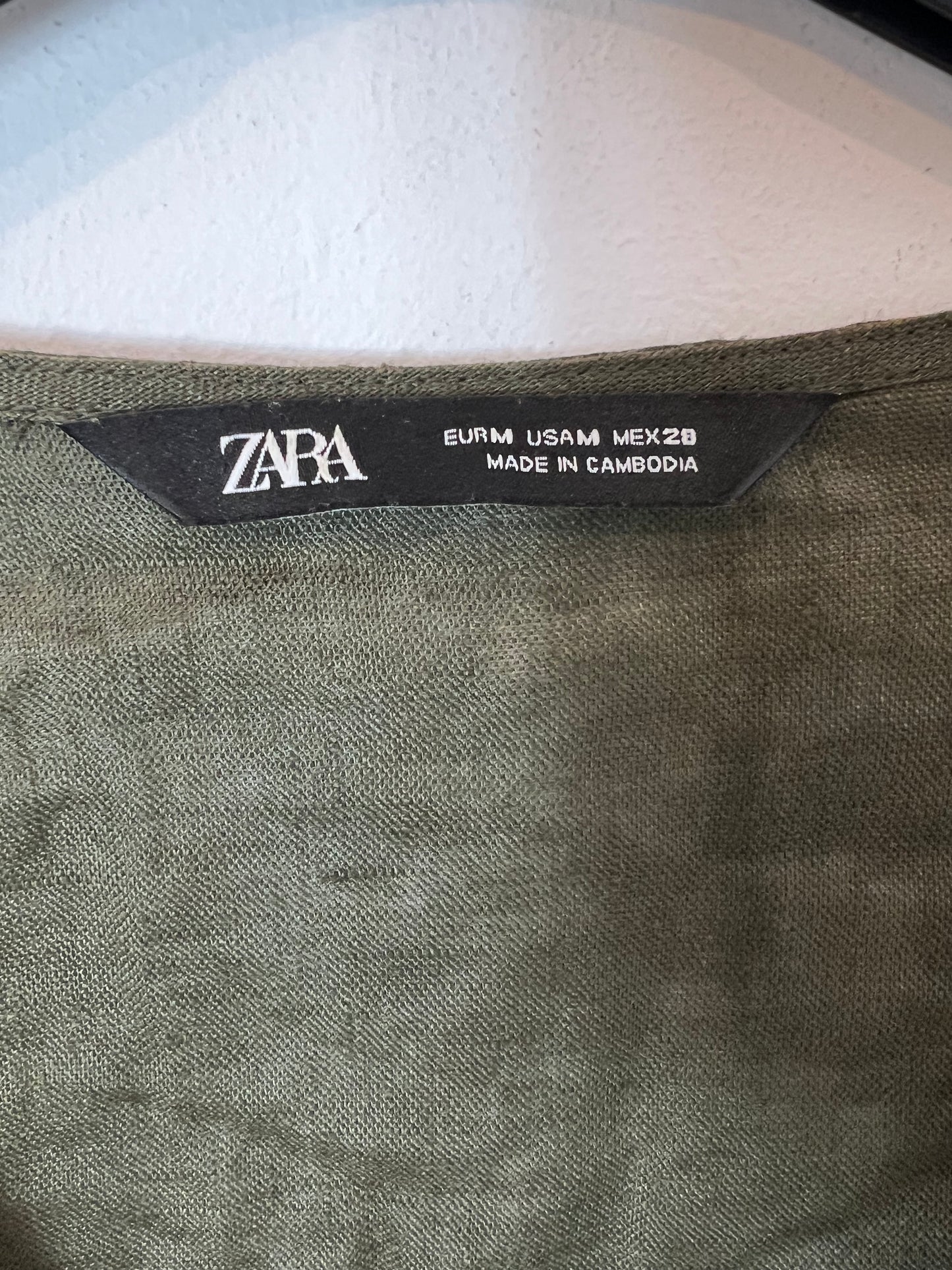 ZARA. Dark green linen blouse. TM