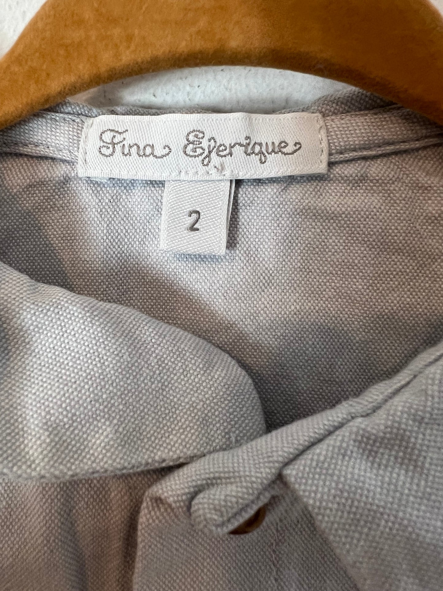 OTRAS. Camisa gris claro textura. T 2 años