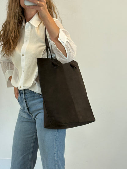 MASSIMO DUTTI. Bolso marrón nudo piel serraje