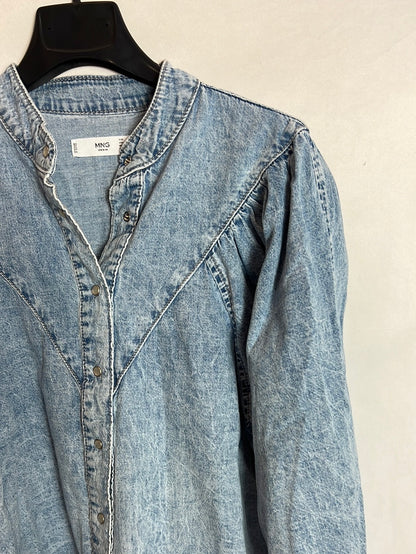 MANGO. Camisa vaquera clara T.s