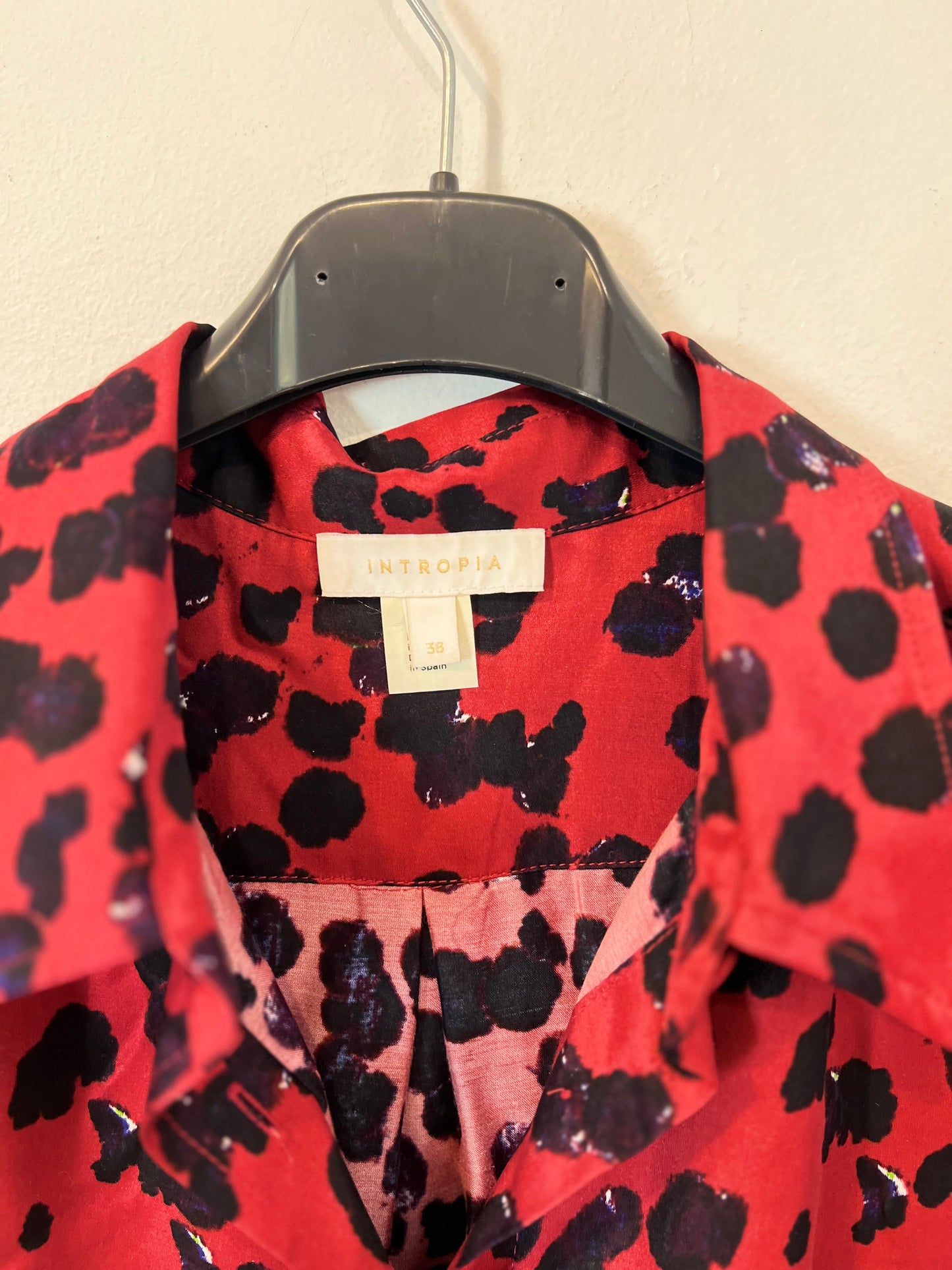 INTROPIA. Red printed blouse, size 38