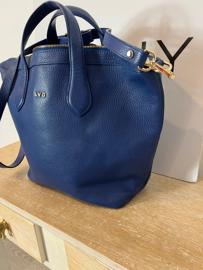 AVG. Bolso shopper azul piel