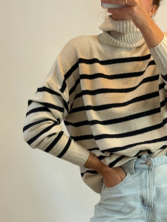 OYSHO. Jersey beige rayas