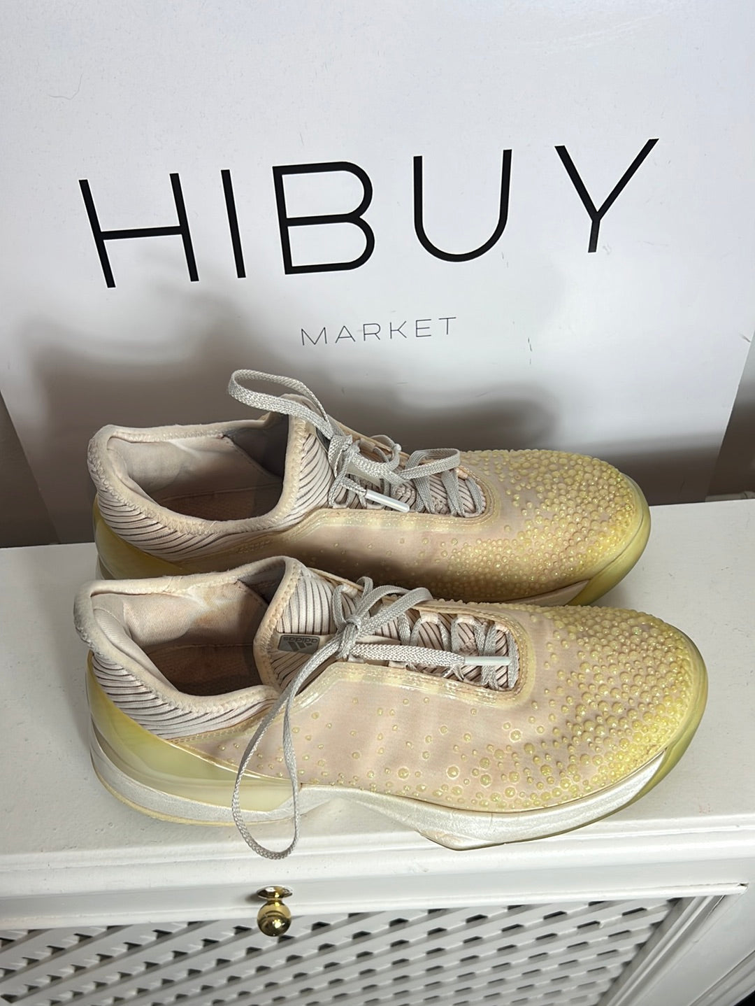 ADIDAS. Zapatillas detalles pedrería rosa claro. T 40