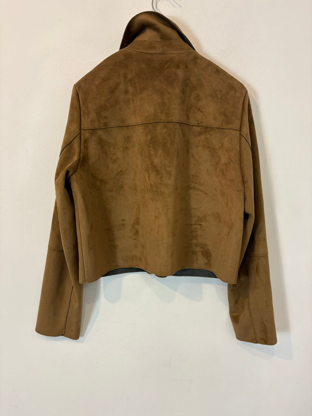 ZARA. Chaqueta efecto piel marrón