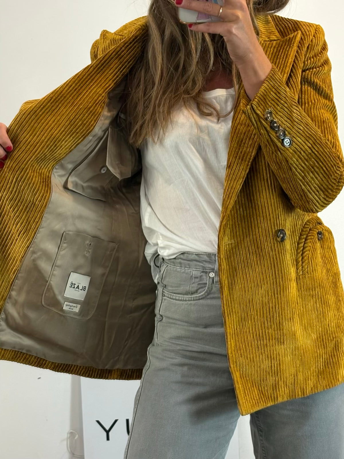 BLAZÉ MILANO. Modelo Everyday blazer pana camel