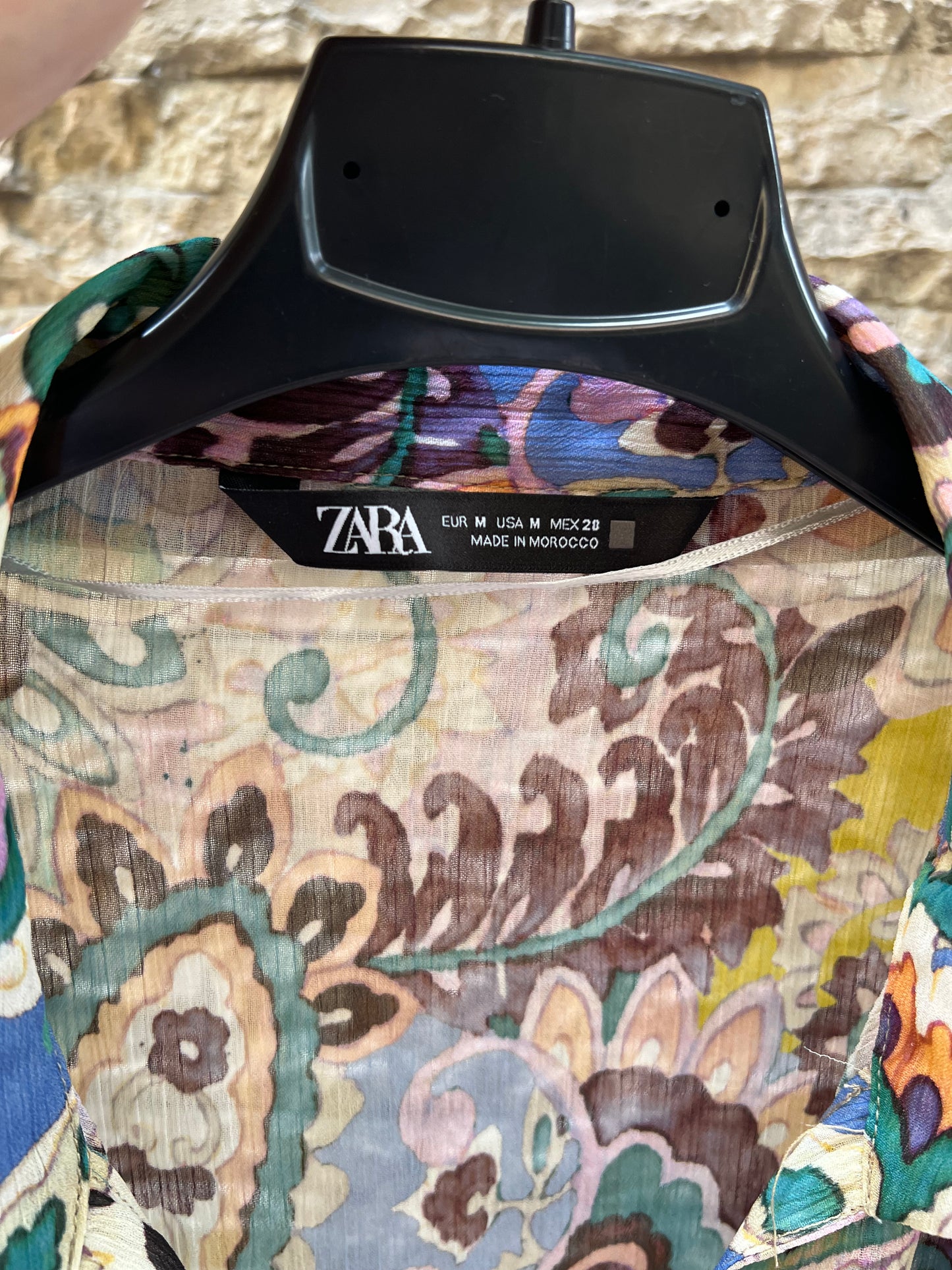ZARA. Tm flower print blouse