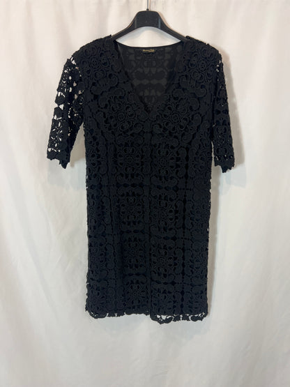MASSIMO DUTTI. Vestido negro corto troquelado. T XS