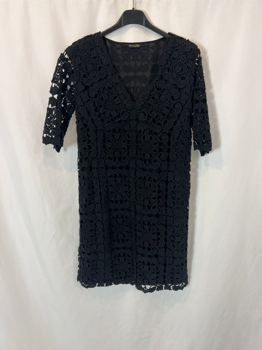 MASSIMO DUTTI. Vestido negro corto troquelado. T XS