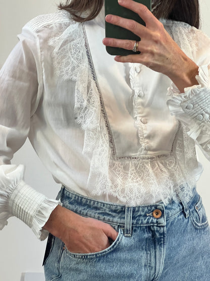 ZARA STUDIO. Blusa blanca detalles encaje T.m