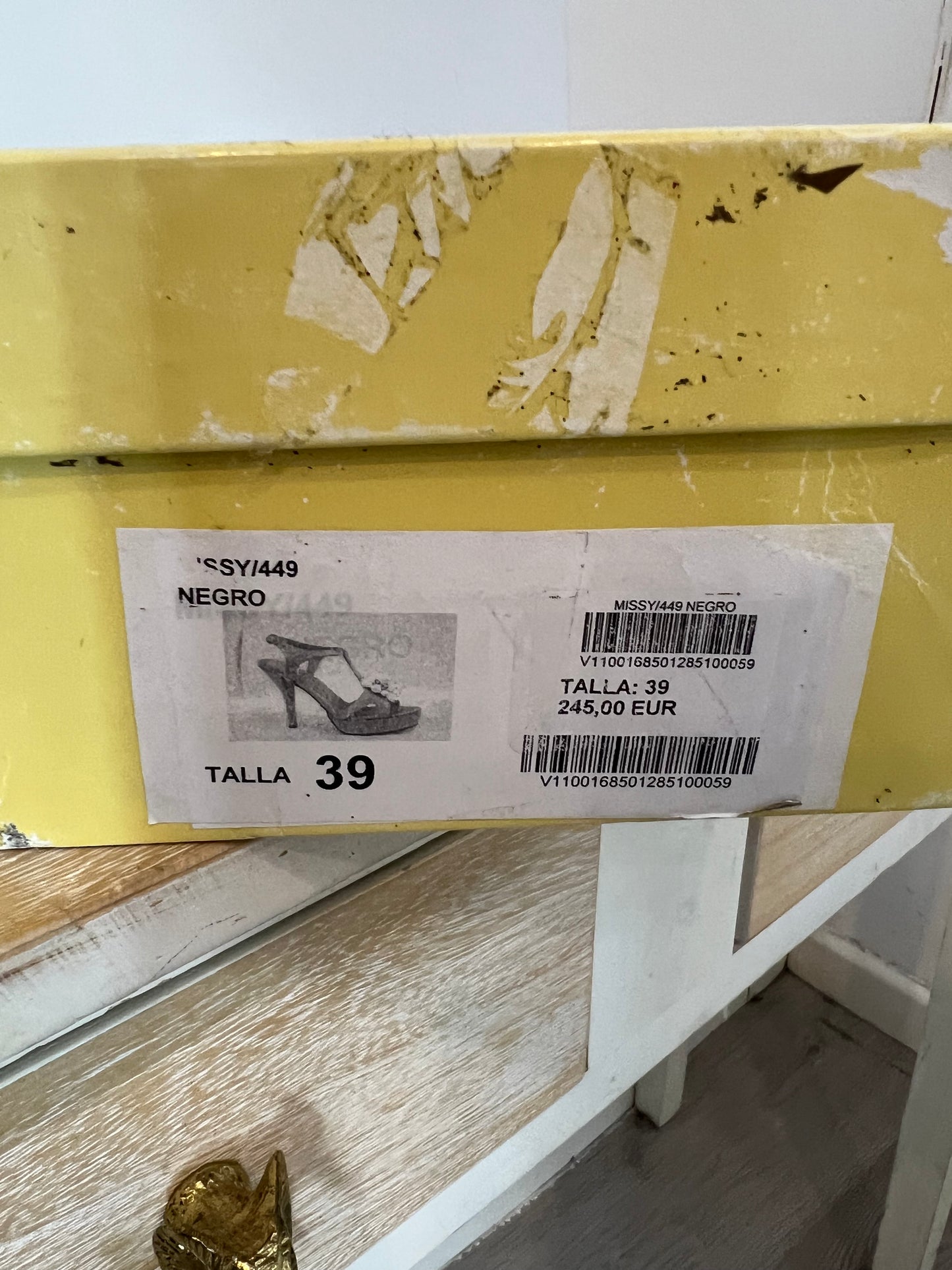 CASTAÑER. Sandalia cuadros vichy. T 39