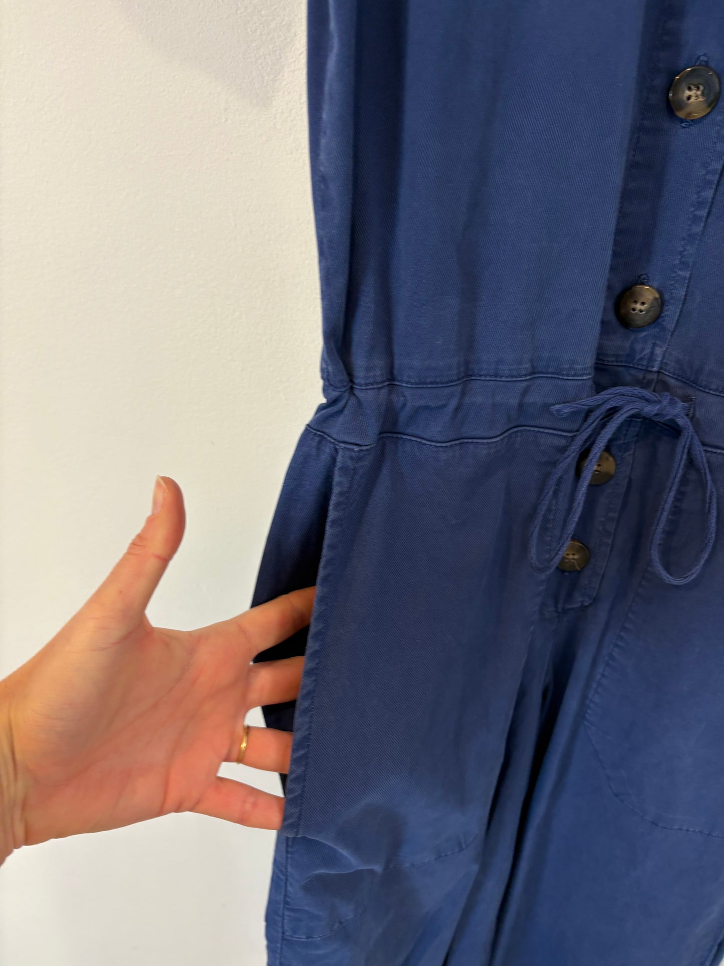 SÉZANE. Mono largo azul