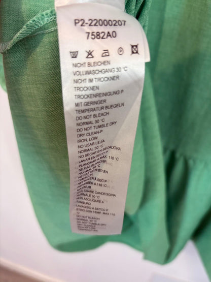 CARACTÉRE. Vestido corto verde textura