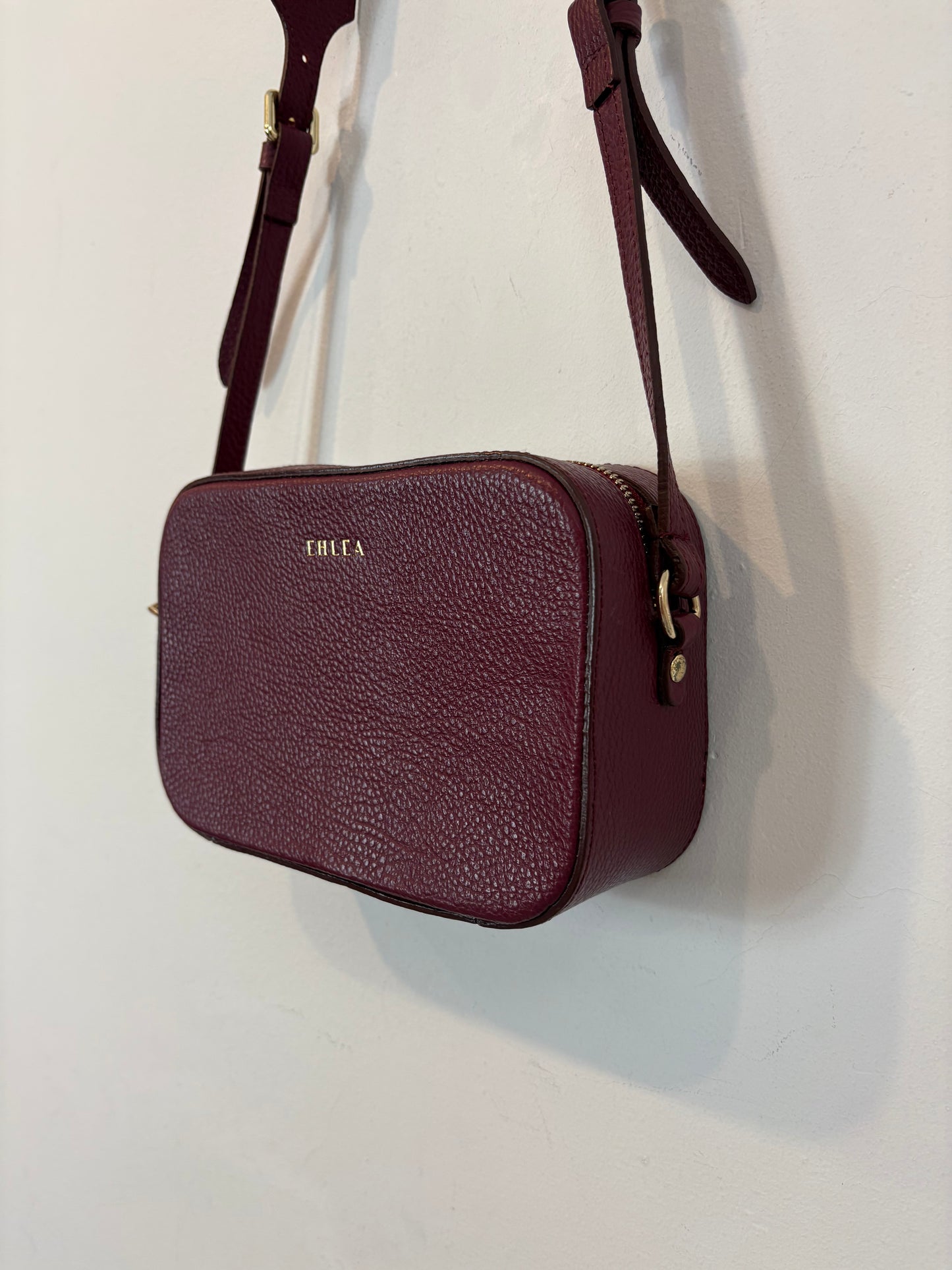 EHLEA. Bolso piel burdeos