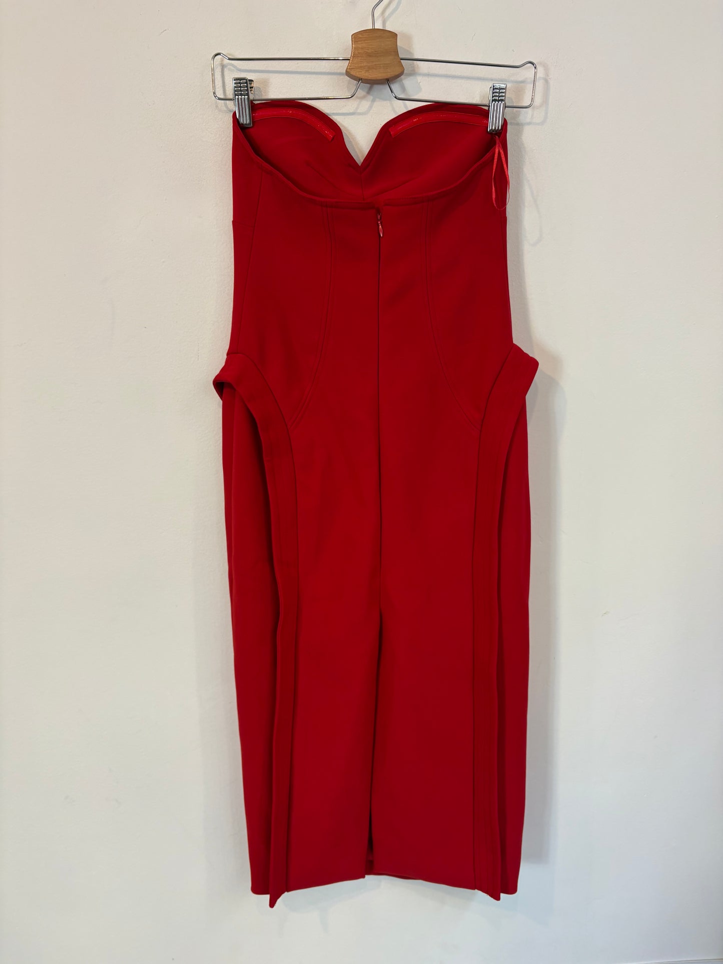ZARA. Vestido rojo midi costuras