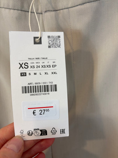 ZARA. Pantalón beige pinzas
