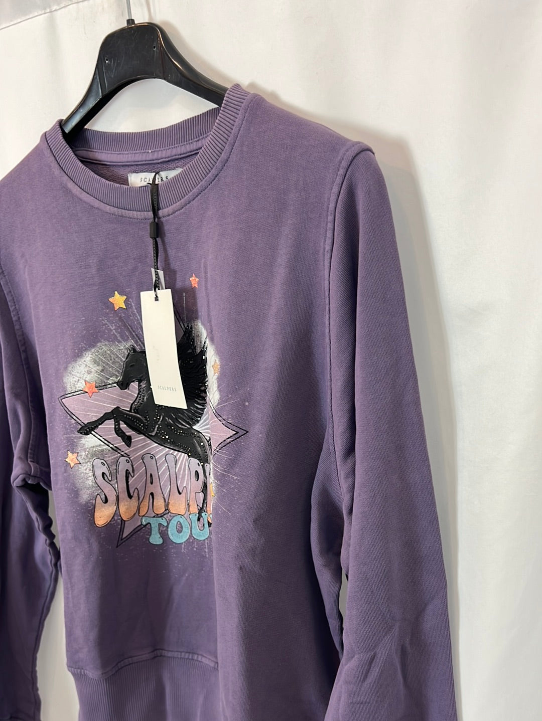 SCALPERS. Sudadera morada estampada T.m