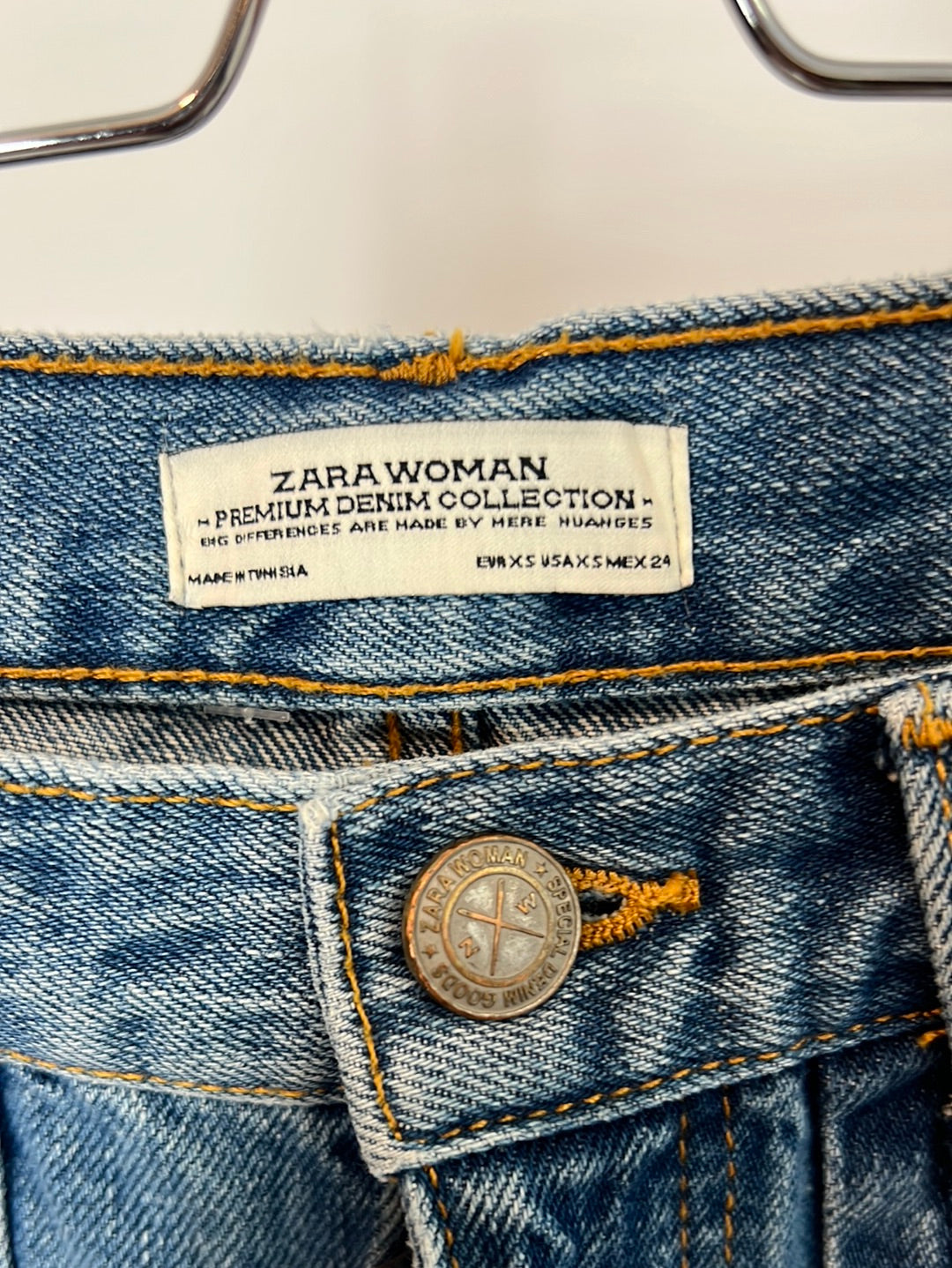 ZARA. Wide-leg denim culottes. XS