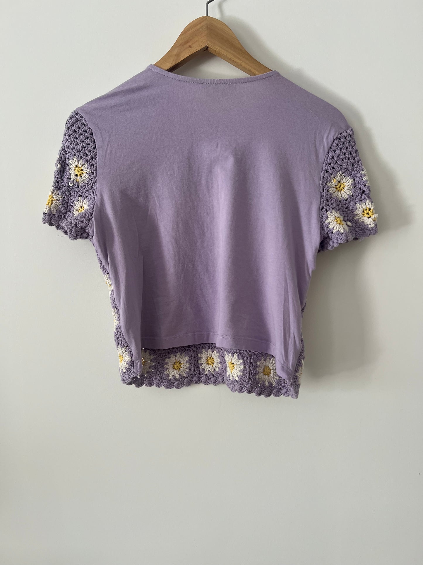STRADIVARIUS. Top malva croché