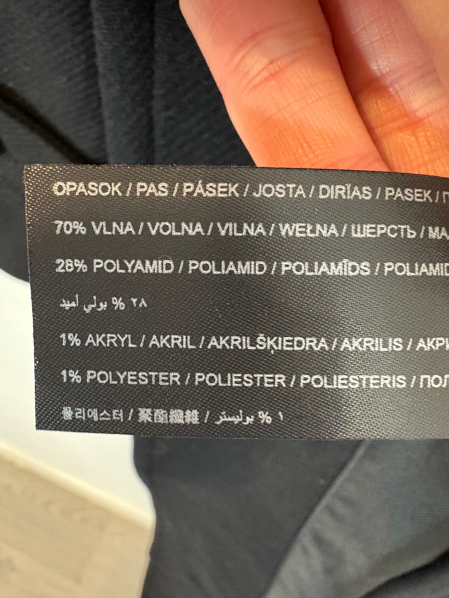 MANGO. Abrigo largo negro lana