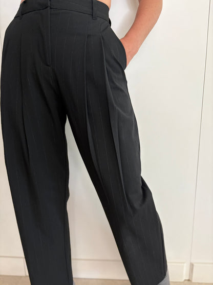 SAMSOE SAMSOE. Pantalón negro pinzas raya diplomática. T 36